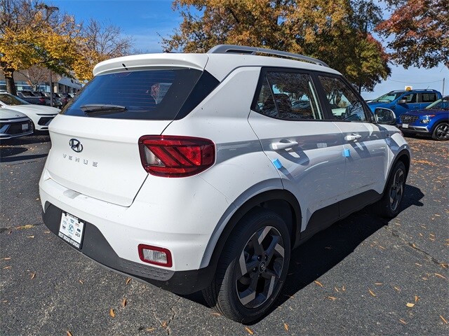 2026 Hyundai Venue SEL Image 5 of 28