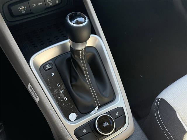 2026 Hyundai Venue SEL Image 15 of 18
