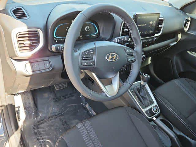 2026 Hyundai Venue SEL Image 18 of 34
