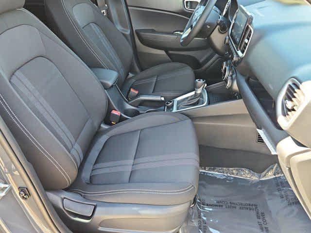 2026 Hyundai Venue SEL Image 13 of 34