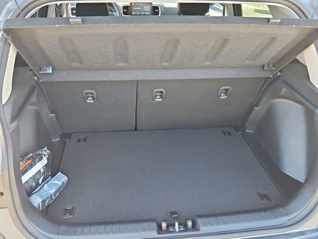 2026 Hyundai Venue SEL Image 12 of 34