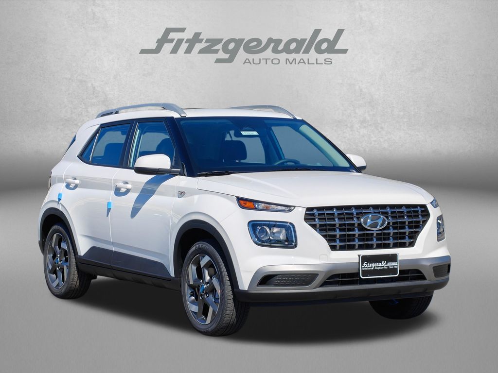 2026 Hyundai Venue SEL Image 3 of 28