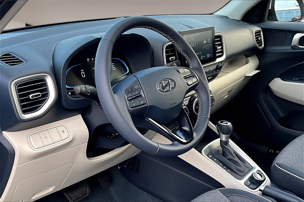 2026 Hyundai Venue SEL Image 10 of 13