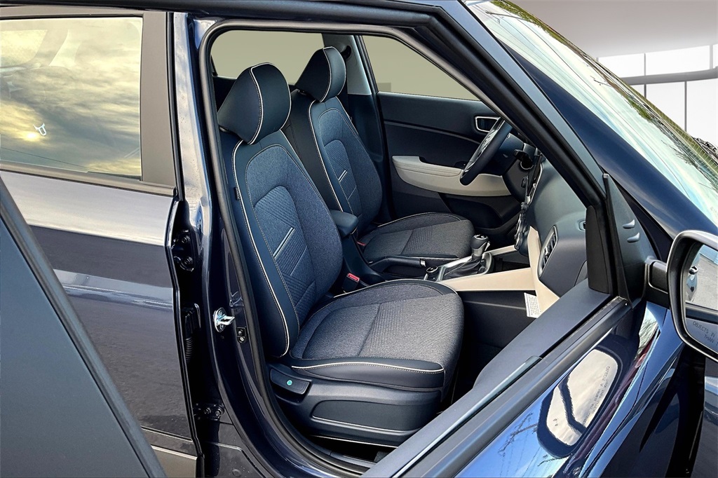 2026 Hyundai Venue SEL Image 8 of 13