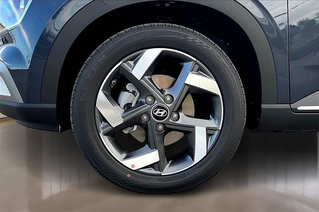 2026 Hyundai Venue SEL Image 6 of 13