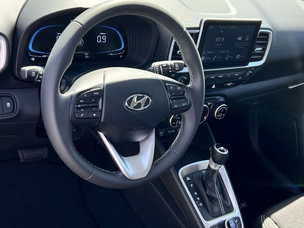 2026 Hyundai Venue SEL Image 8 of 16
