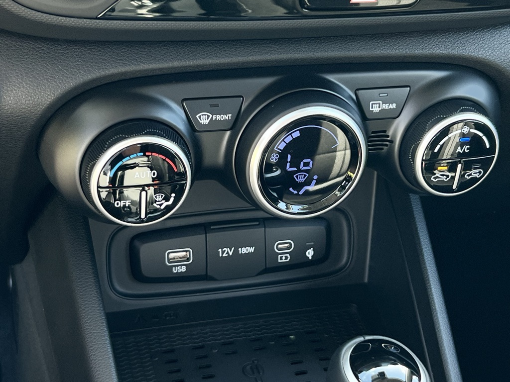 2026 Hyundai Venue SEL Image 15 of 16