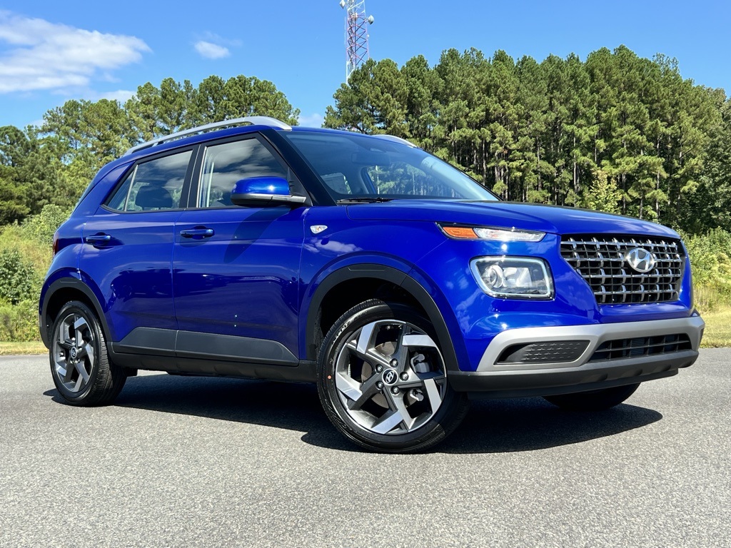 2026 Hyundai Venue SEL Image 2 of 16