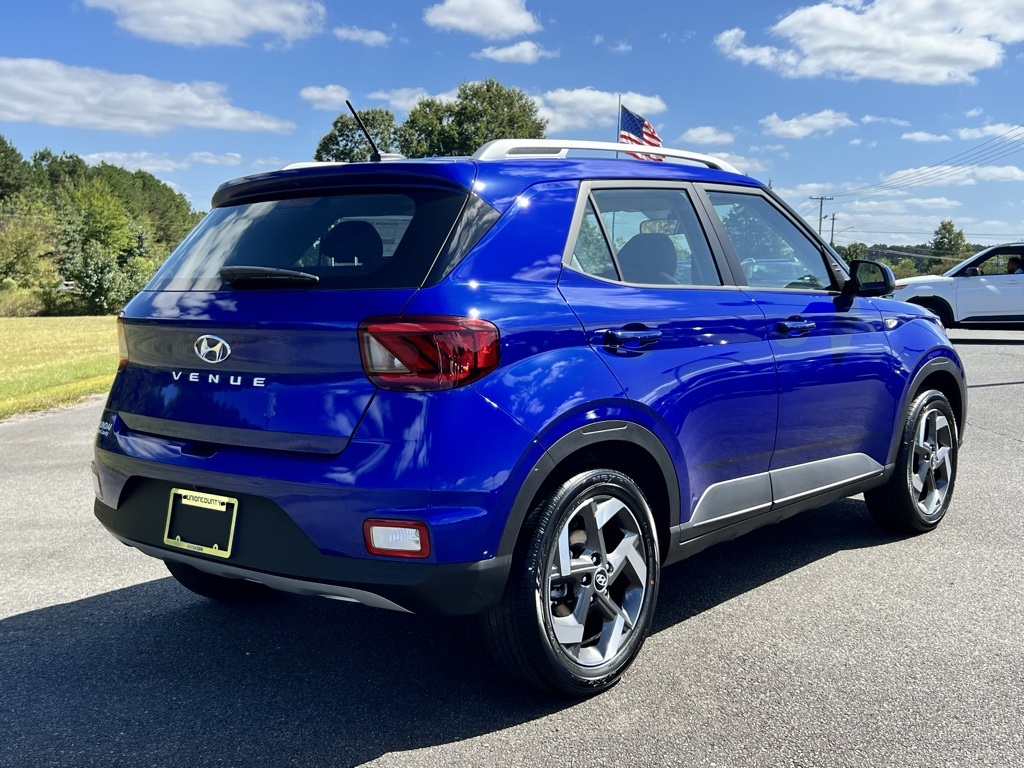 2026 Hyundai Venue SEL Image 3 of 16