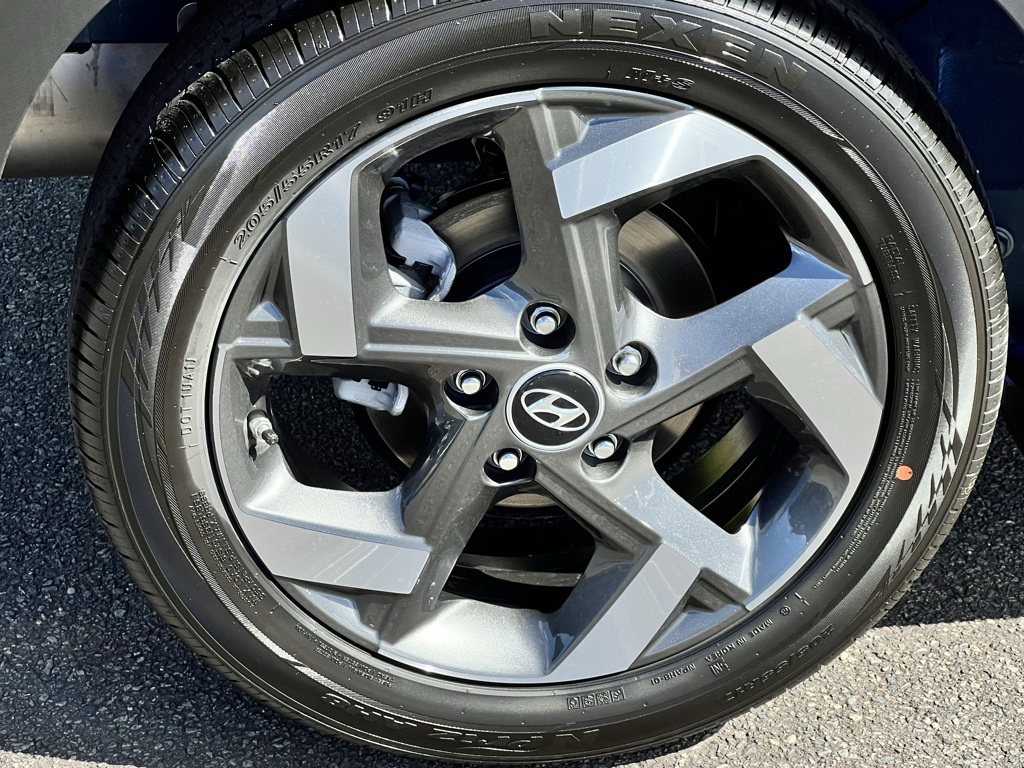 2026 Hyundai Venue SEL Image 5 of 16