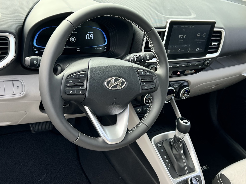 2026 Hyundai Venue SEL Image 8 of 16