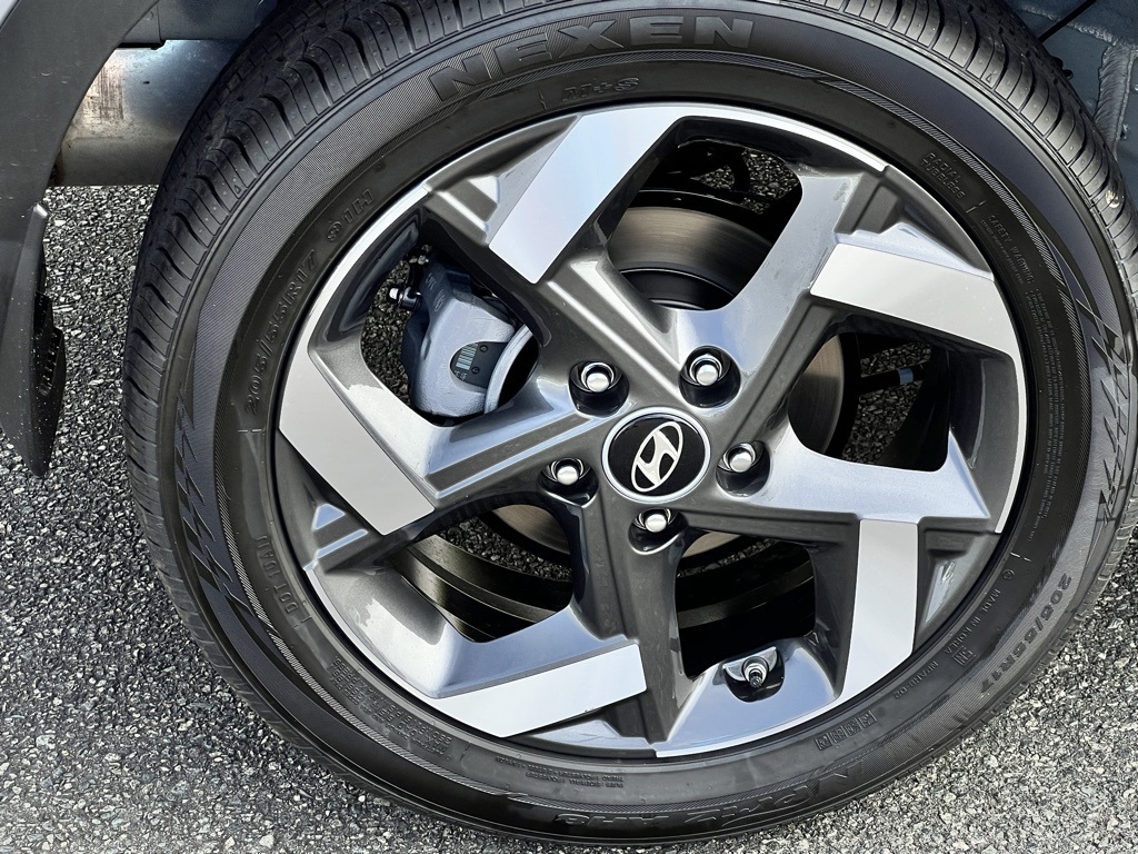 2026 Hyundai Venue SEL Image 5 of 16