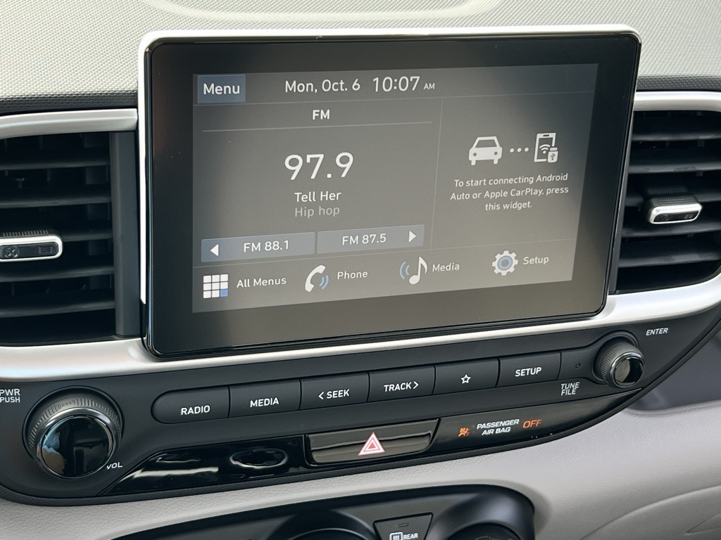 2026 Hyundai Venue SEL Image 10 of 16