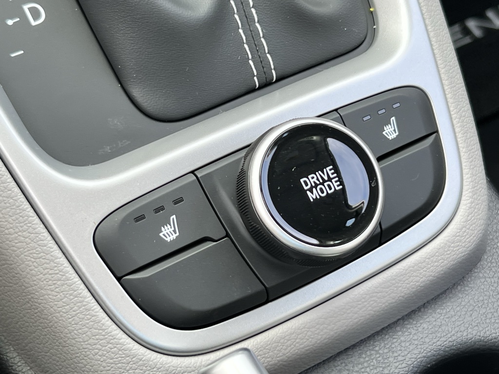 2026 Hyundai Venue SEL Image 12 of 16