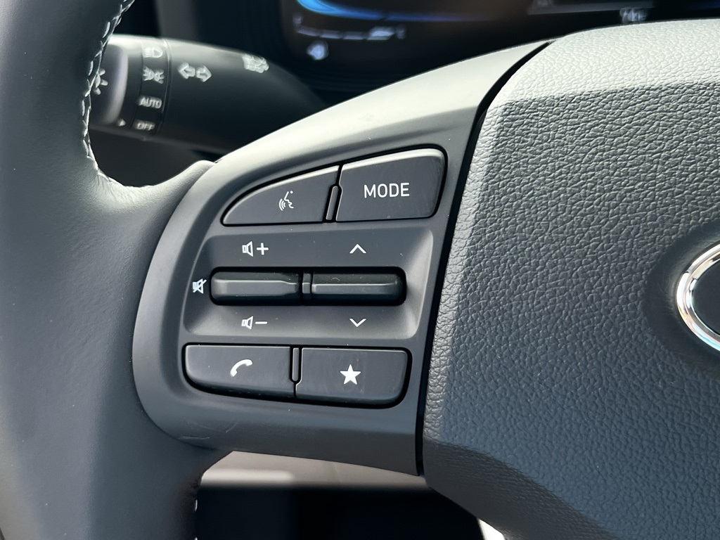 2026 Hyundai Venue SEL Image 13 of 16