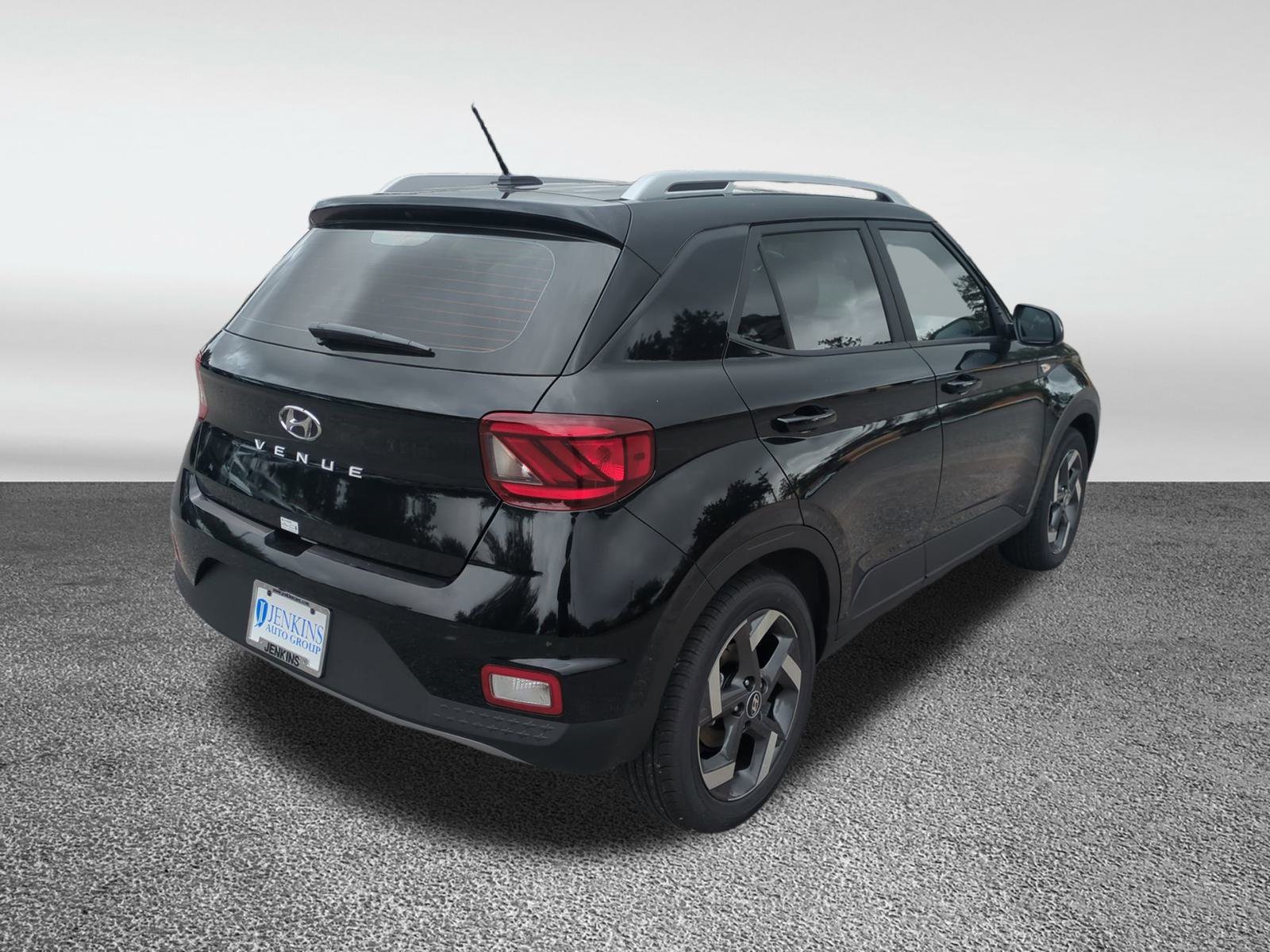 2026 Hyundai Venue SEL Image 6 of 36