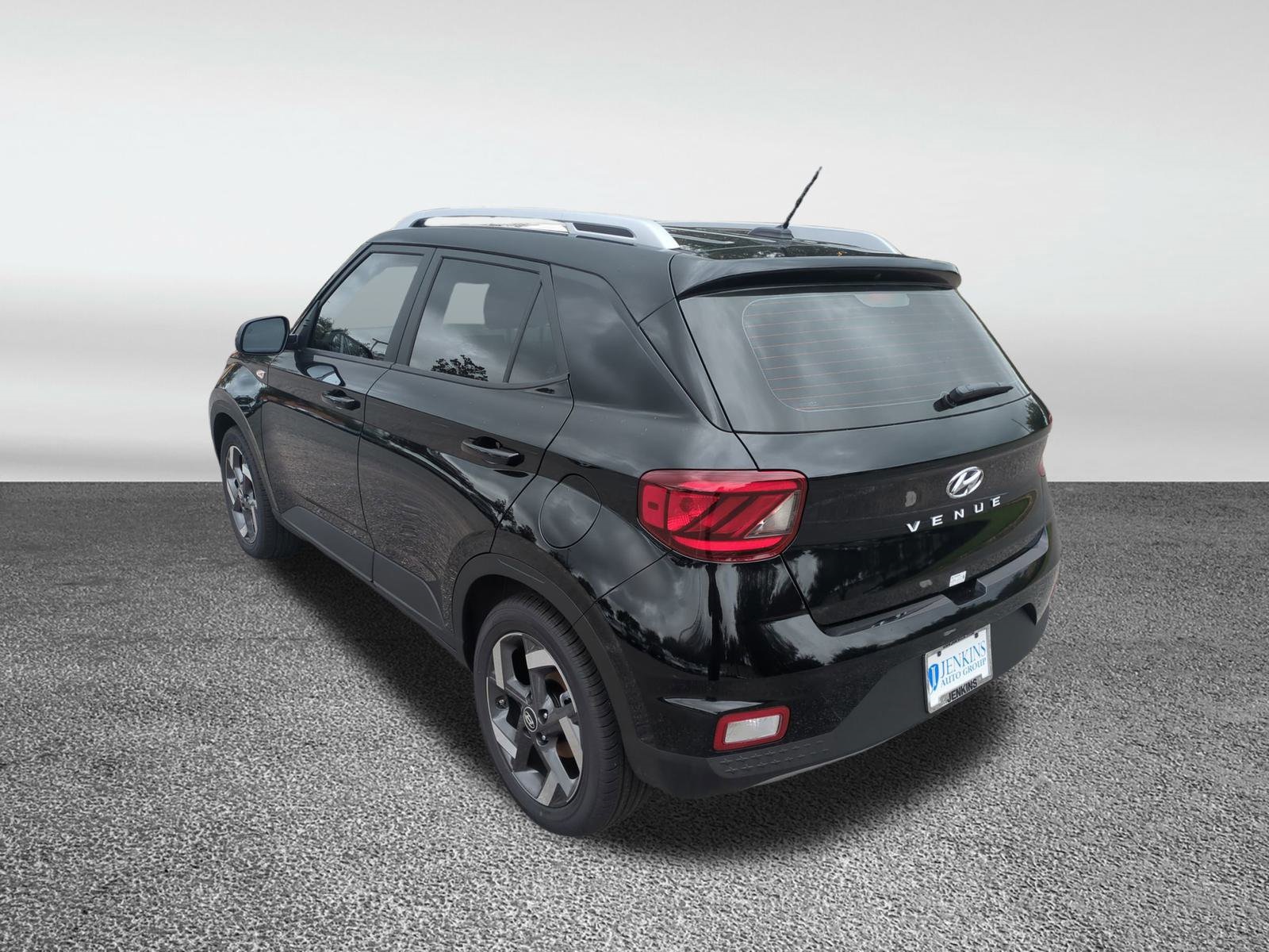 2026 Hyundai Venue SEL Image 8 of 36