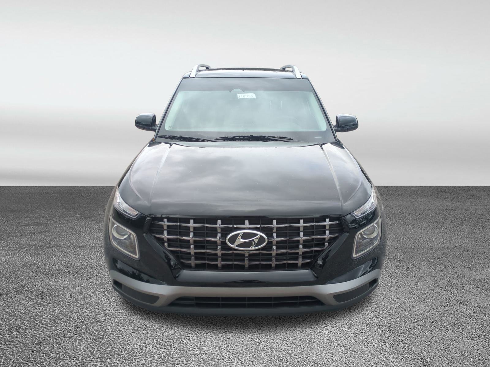 2026 Hyundai Venue SEL Image 2 of 36