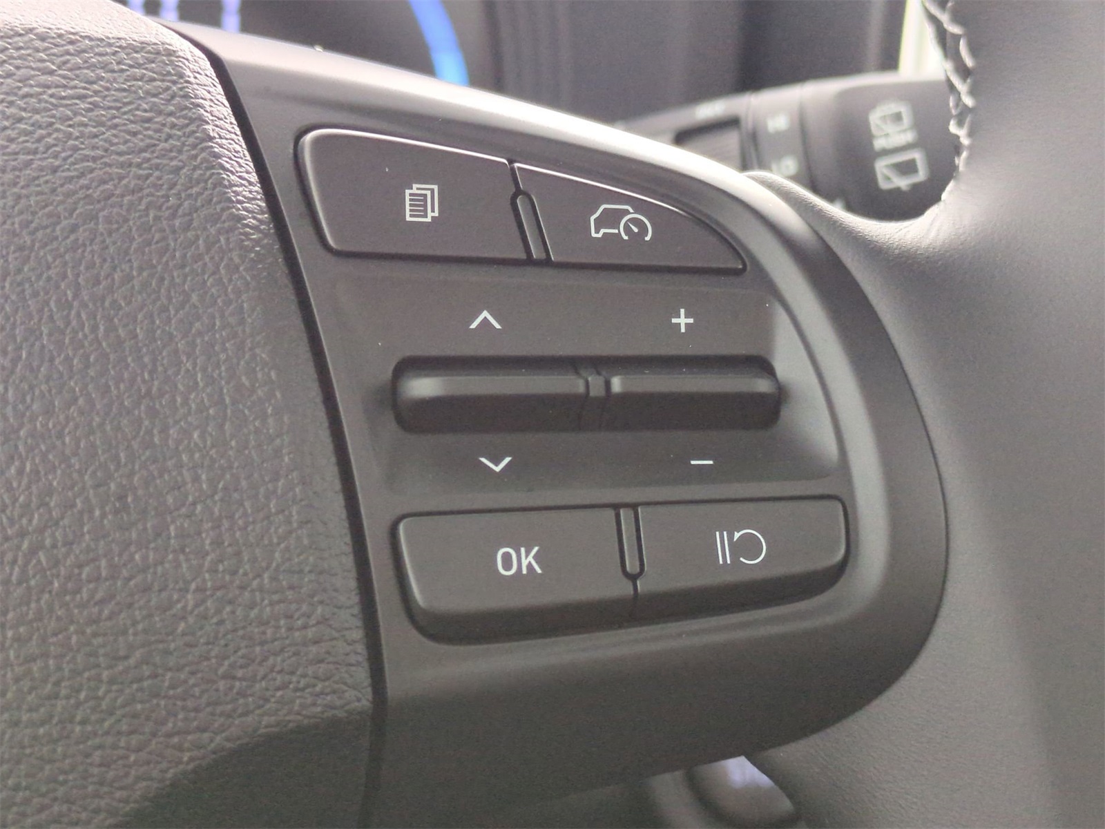 2026 Hyundai Venue SEL Image 26 of 36