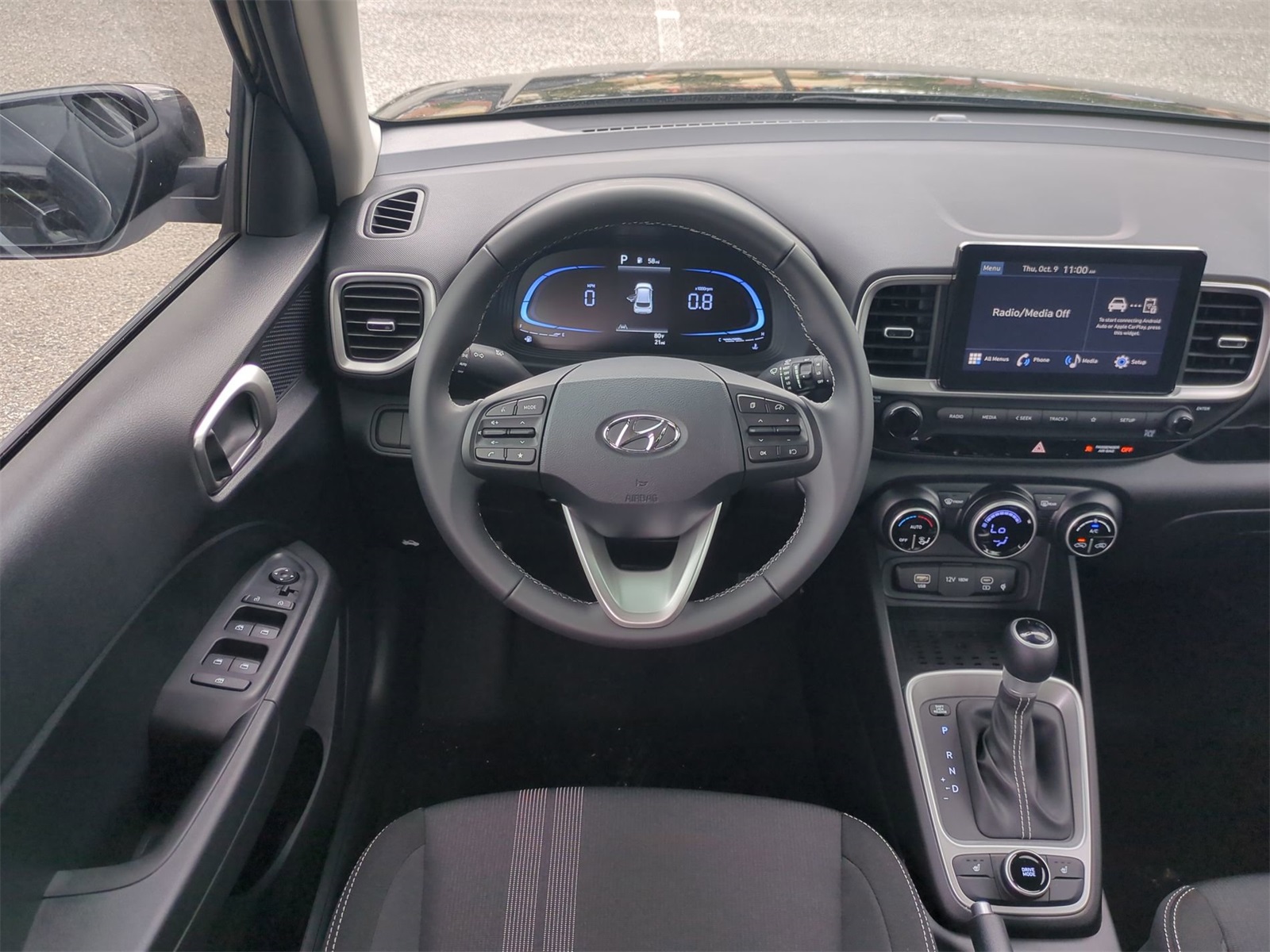 2026 Hyundai Venue SEL Image 14 of 36