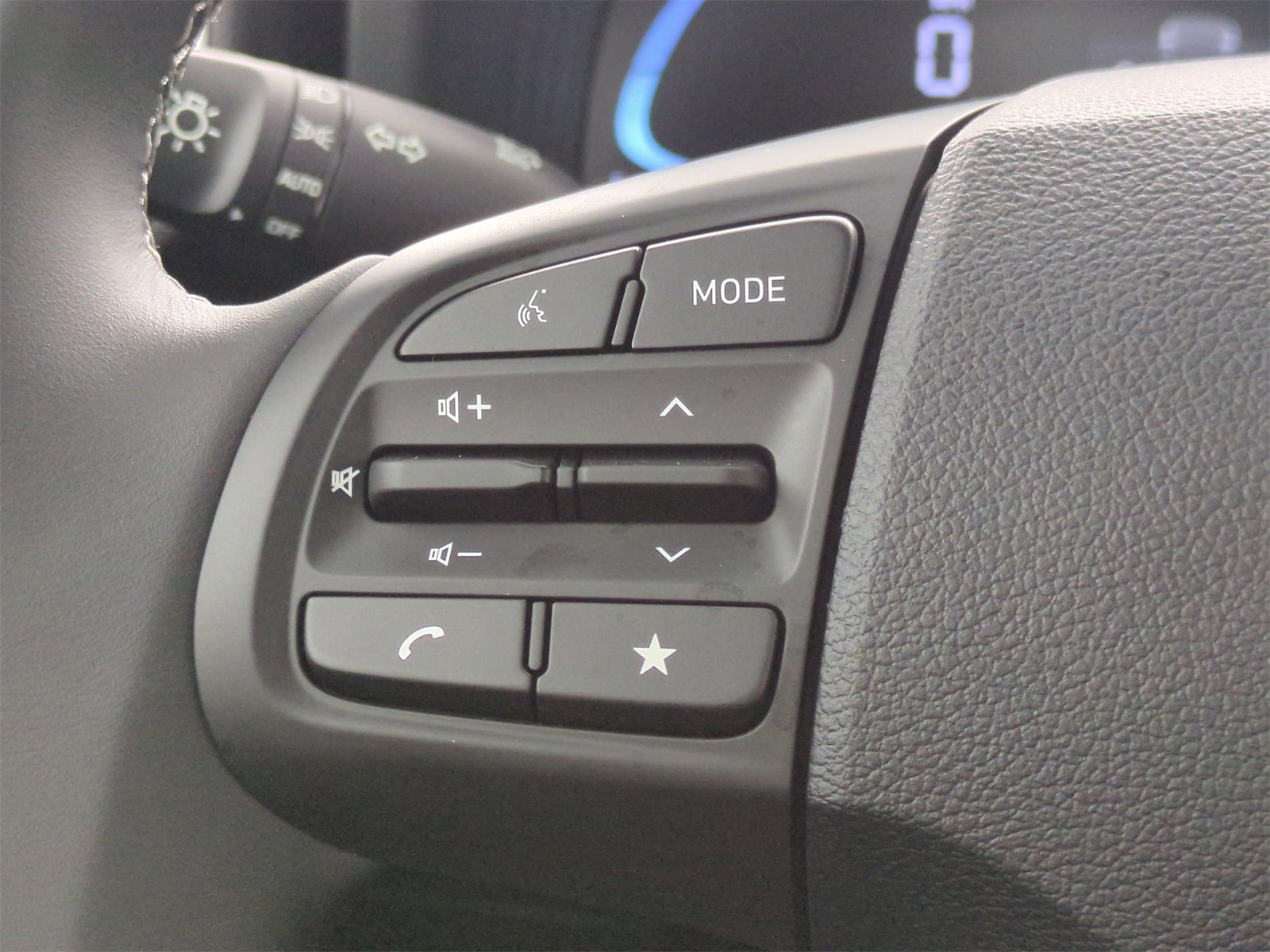 2026 Hyundai Venue SEL Image 28 of 36