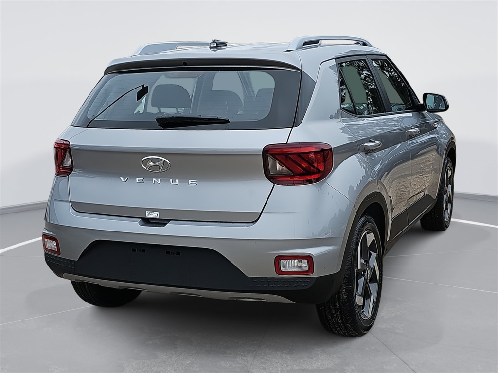 2026 Hyundai Venue SEL Image 5 of 34