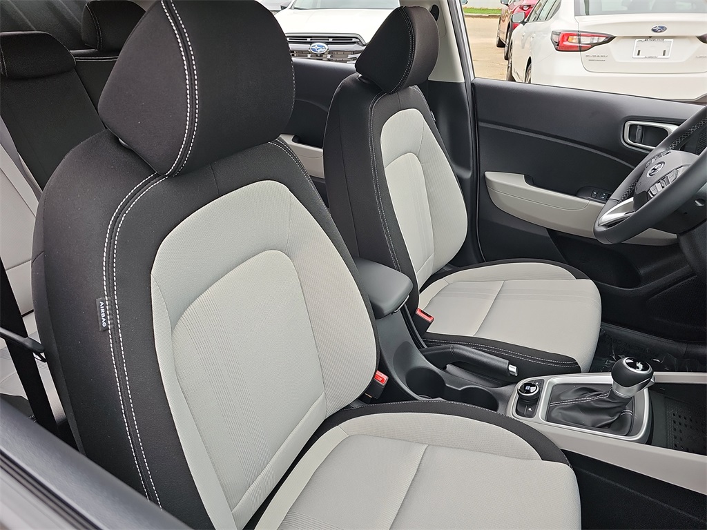 2026 Hyundai Venue SEL Image 15 of 34