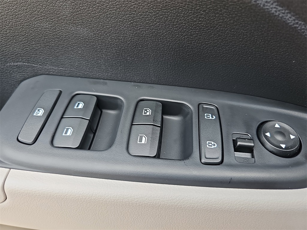 2026 Hyundai Venue SEL Image 31 of 34