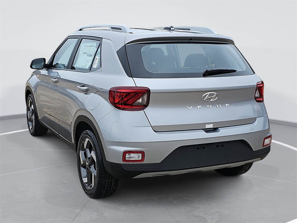 2026 Hyundai Venue SEL Image 7 of 34
