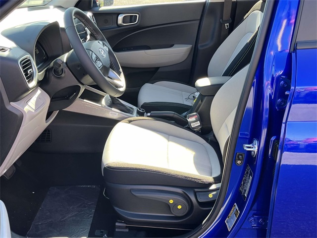 2026 Hyundai Venue SEL Image 10 of 26