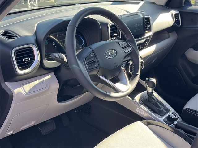 2026 Hyundai Venue SEL Image 13 of 26