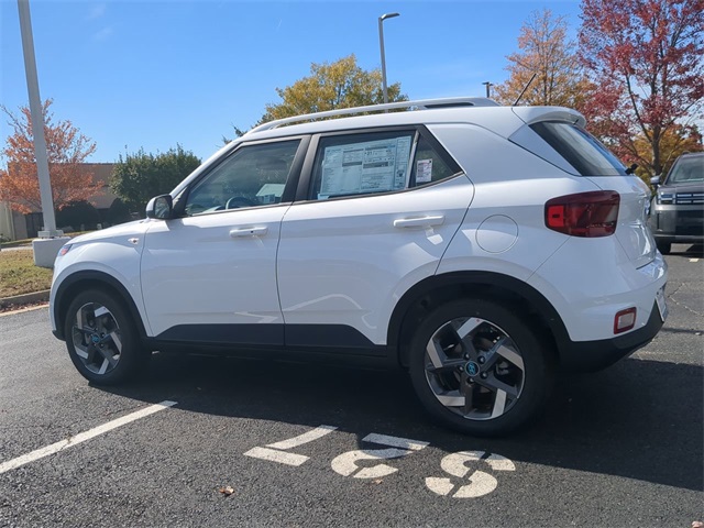 2026 Hyundai Venue SEL Image 8 of 27