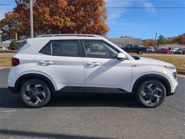 2026 Hyundai Venue SEL Image 5 of 27