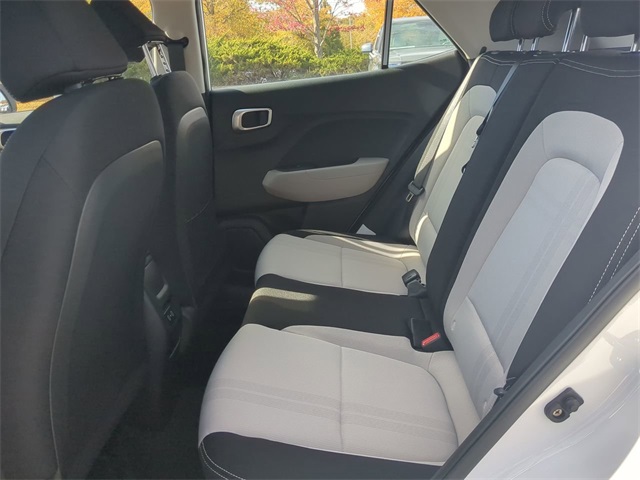 2026 Hyundai Venue SEL Image 10 of 27