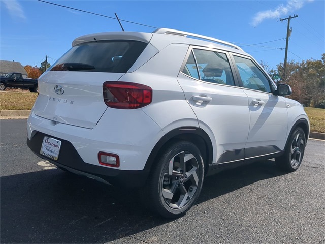 2026 Hyundai Venue SEL Image 6 of 27