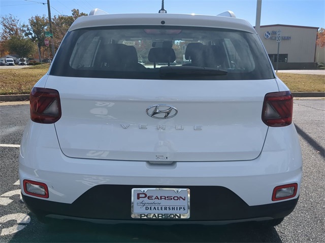 2026 Hyundai Venue SEL Image 7 of 27