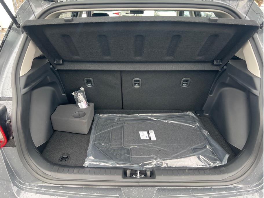 2026 Hyundai Venue SEL Image 12 of 22