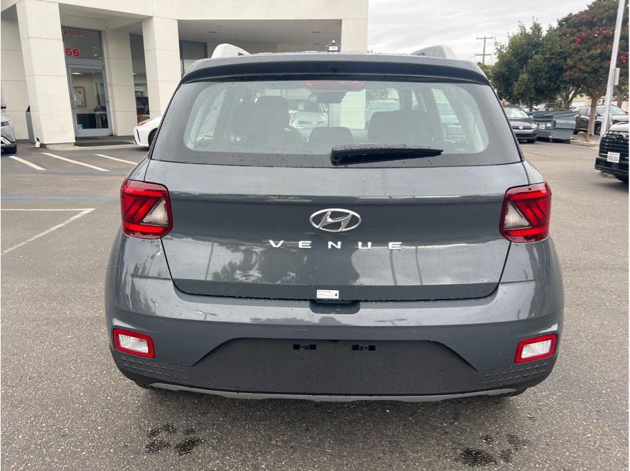 2026 Hyundai Venue SEL Image 7 of 22