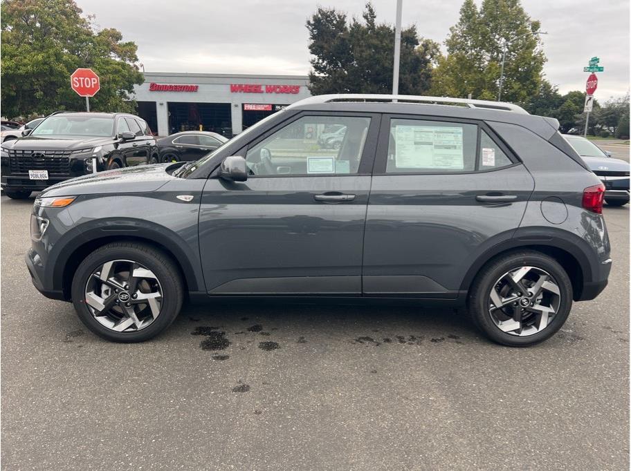 2026 Hyundai Venue SEL Image 9 of 22