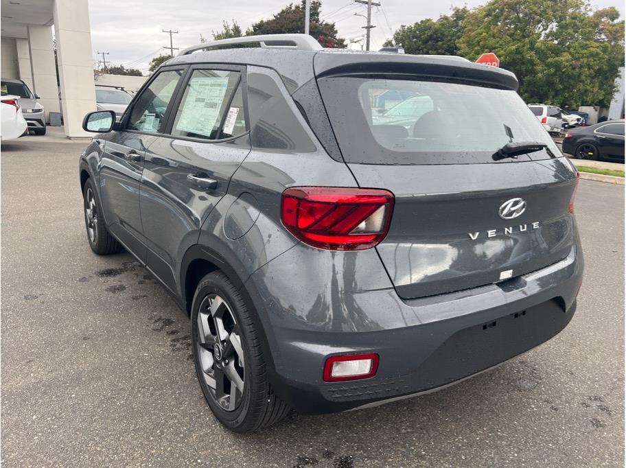 2026 Hyundai Venue SEL Image 8 of 22
