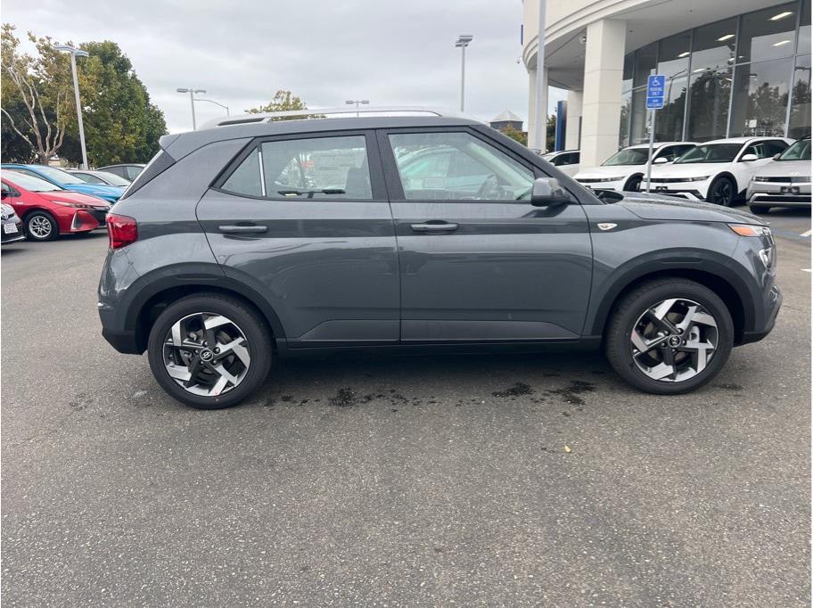 2026 Hyundai Venue SEL Image 5 of 22