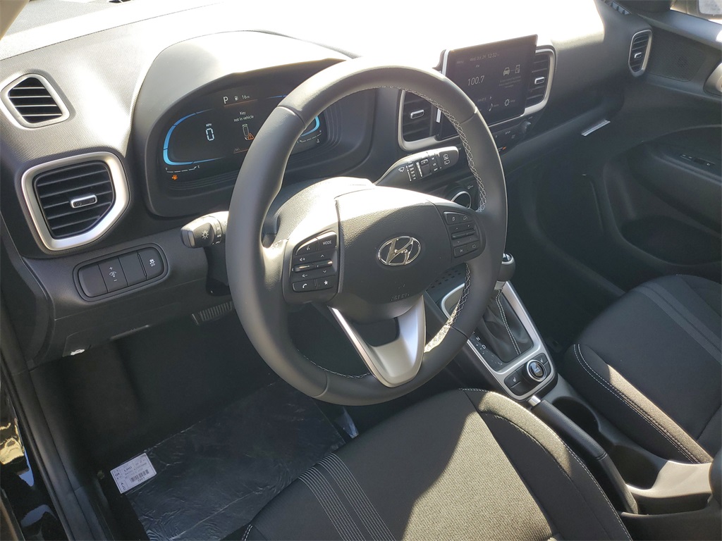 2026 Hyundai Venue SEL Image 11 of 25