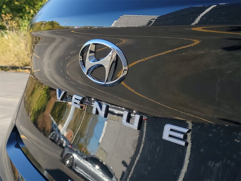 2026 Hyundai Venue SEL Image 19 of 25