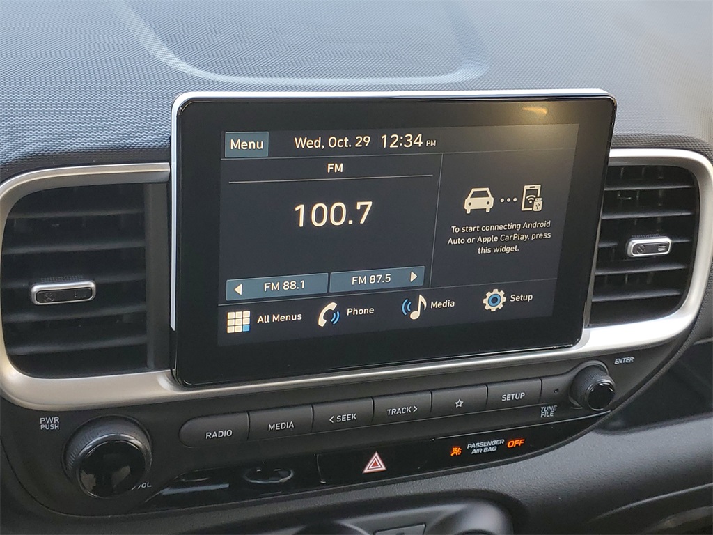 2026 Hyundai Venue SEL Image 17 of 25