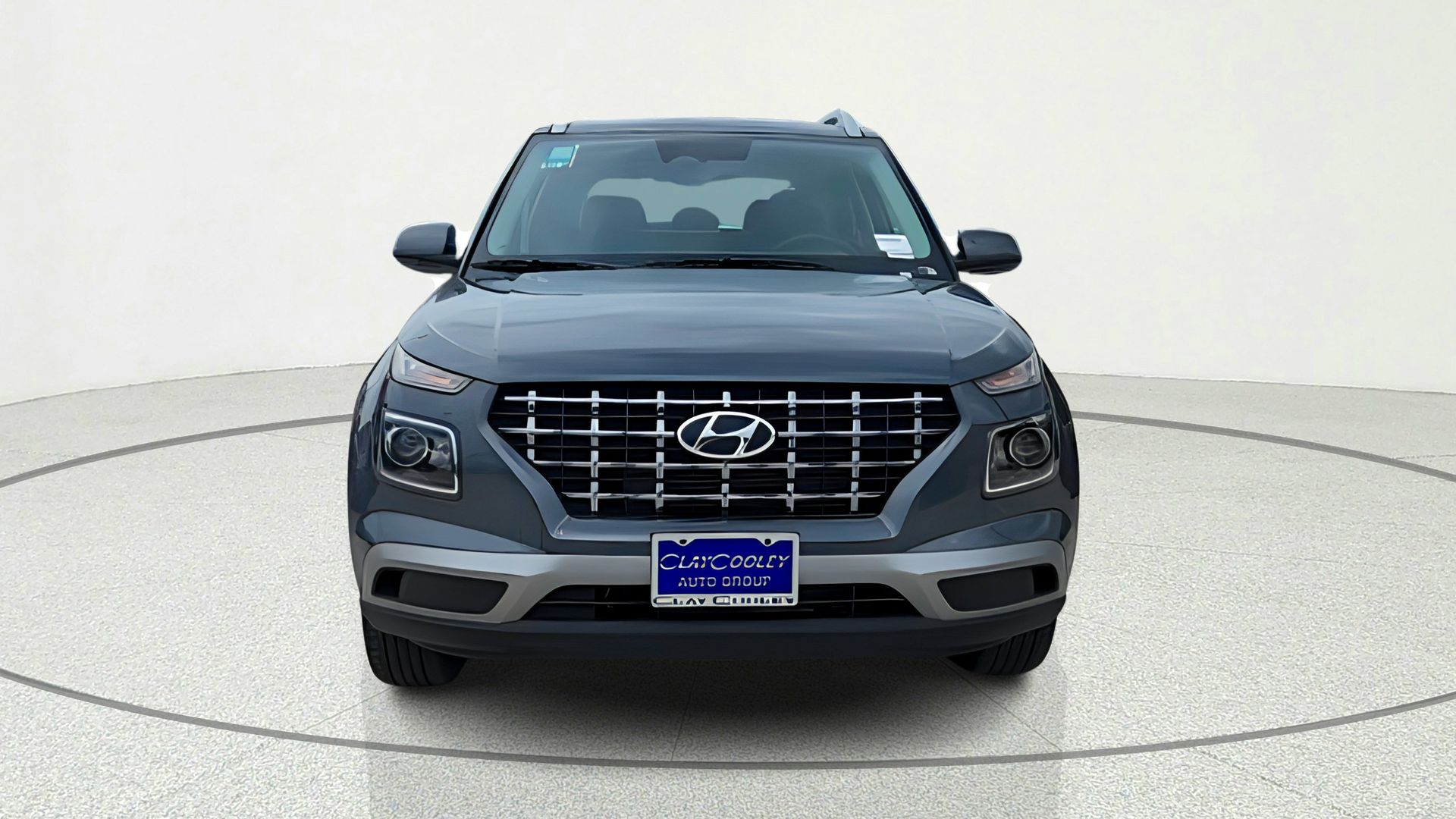 2026 Hyundai Venue SEL Image 2 of 33