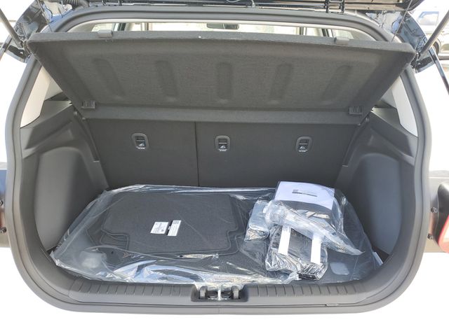 2026 Hyundai Venue SEL Image 7 of 30