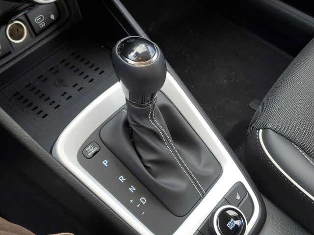 2026 Hyundai Venue SEL Image 16 of 30