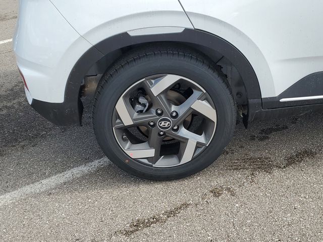 2026 Hyundai Venue SEL Image 6 of 30