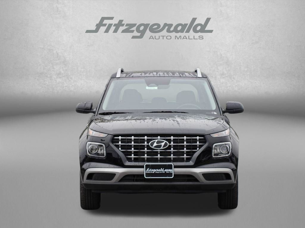 2026 Hyundai Venue SEL Image 2 of 25