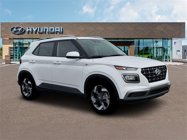 2026 Hyundai Venue SEL Image 4 of 12